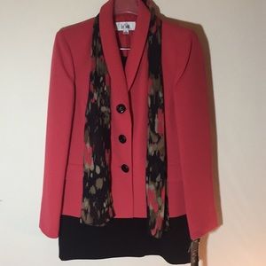 🧥🔥NWT Le Suit 3-pc Black & Coral Suit - Size 8
